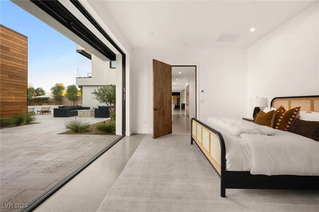 6860 MILOS, Las Vegas, NV 89118