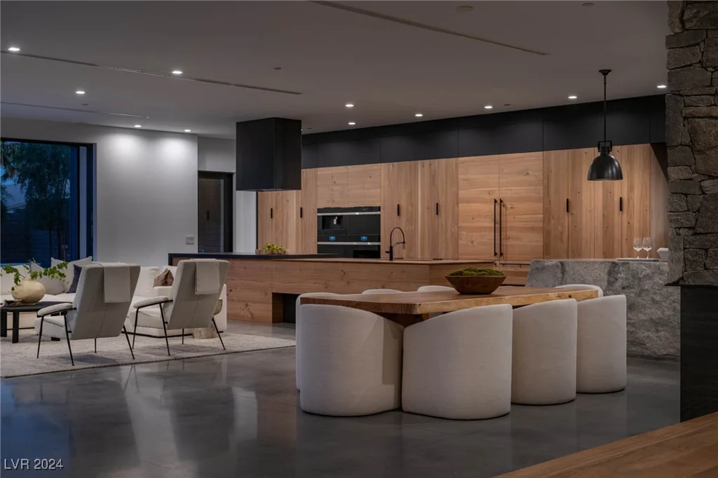 6860 MILOS, Las Vegas, NV 89118