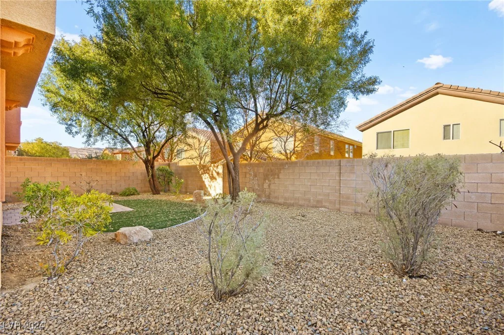 284 Trailing Putt, Las Vegas, NV 89148