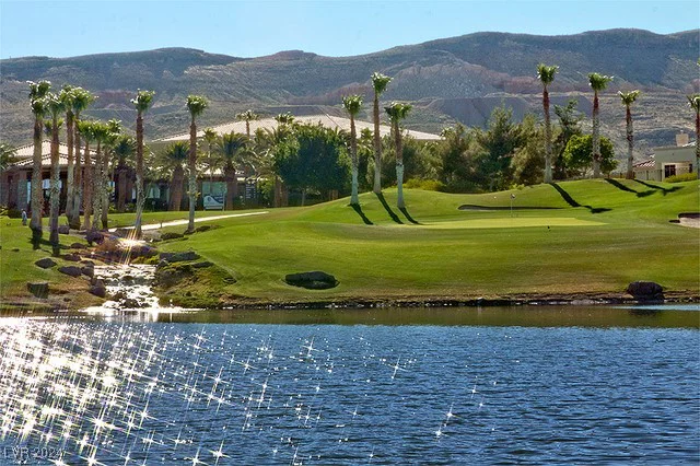 284 Trailing Putt, Las Vegas, NV 89148