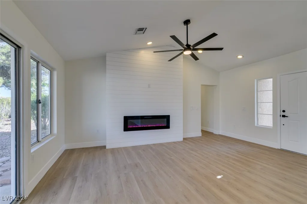 8916 Desert Mound, Las Vegas, NV 89134