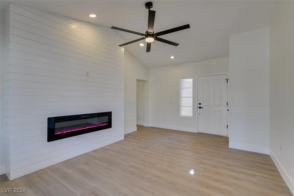 8916 Desert Mound, Las Vegas, NV 89134