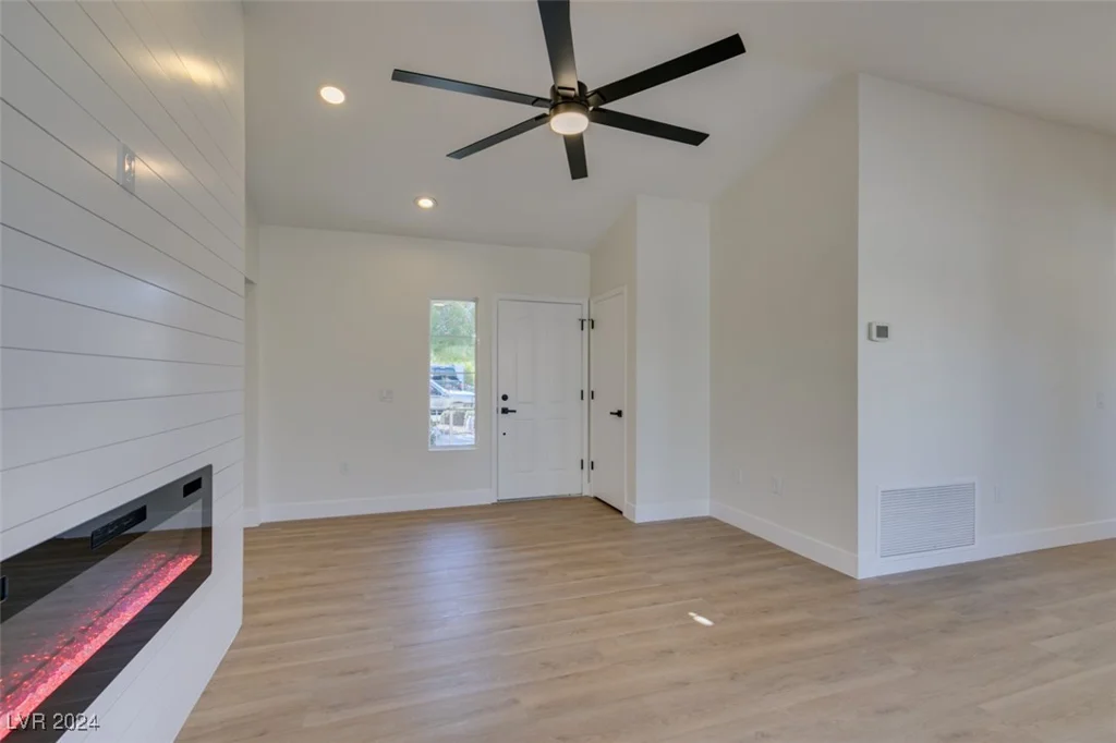 8916 Desert Mound, Las Vegas, NV 89134
