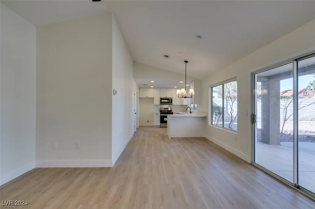 8916 Desert Mound, Las Vegas, NV 89134