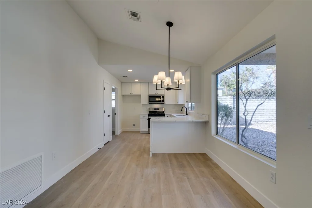 8916 Desert Mound, Las Vegas, NV 89134