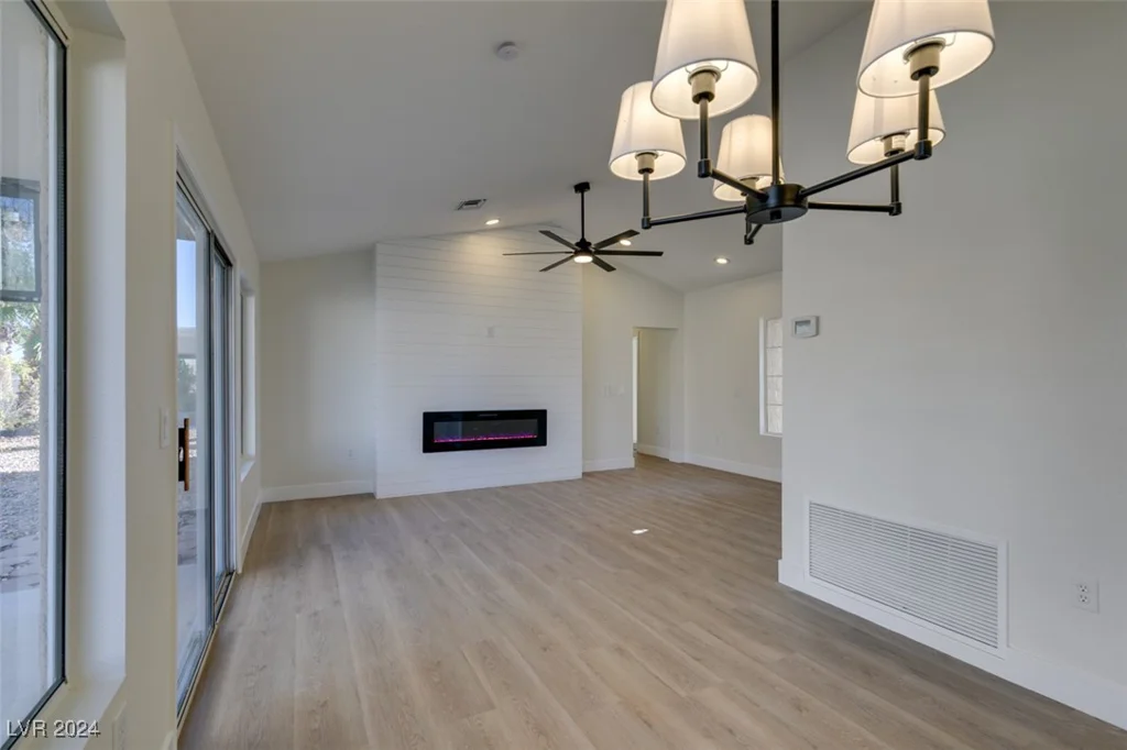 8916 Desert Mound, Las Vegas, NV 89134
