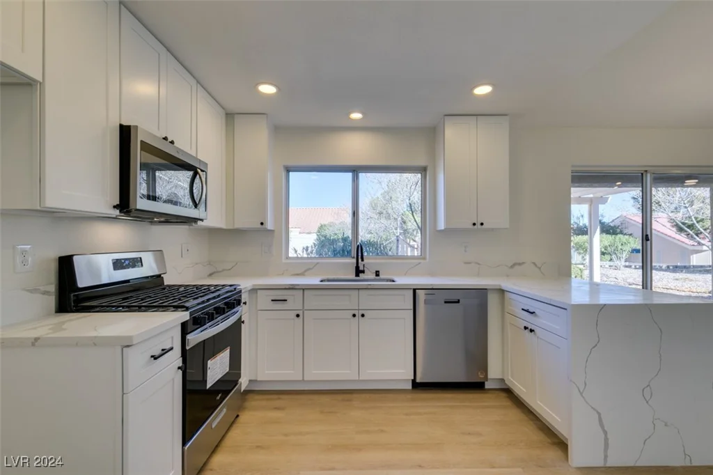 8916 Desert Mound, Las Vegas, NV 89134