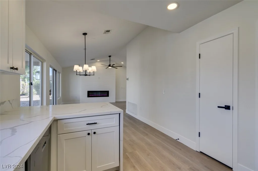 8916 Desert Mound, Las Vegas, NV 89134