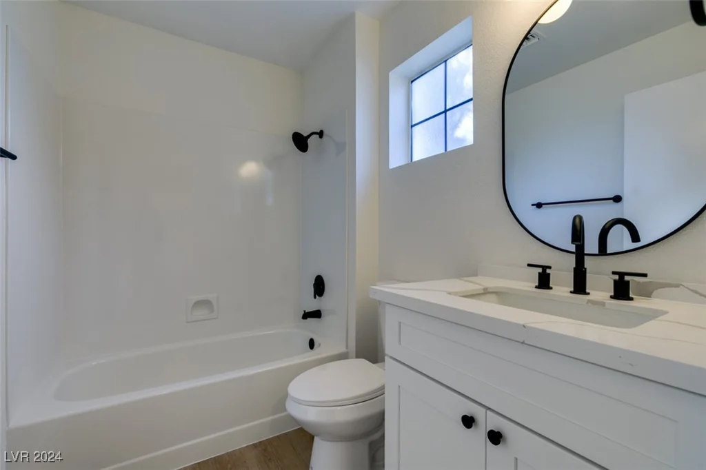 8916 Desert Mound, Las Vegas, NV 89134