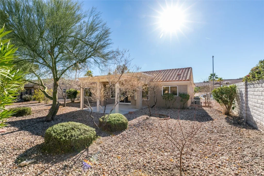 8916 Desert Mound, Las Vegas, NV 89134