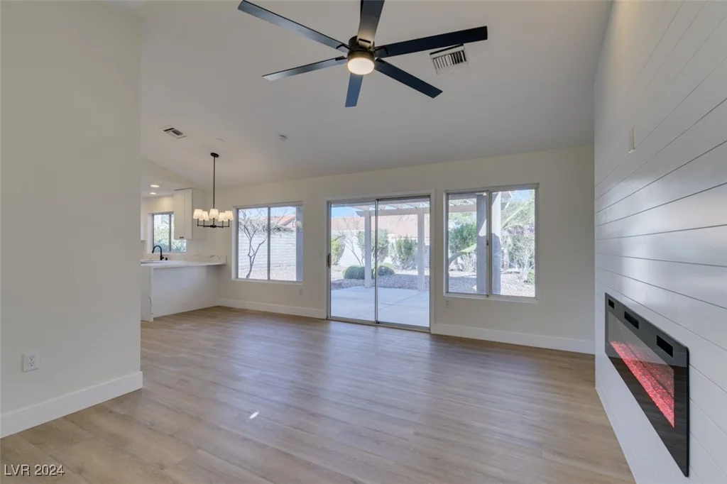 8916 Desert Mound, Las Vegas, NV 89134