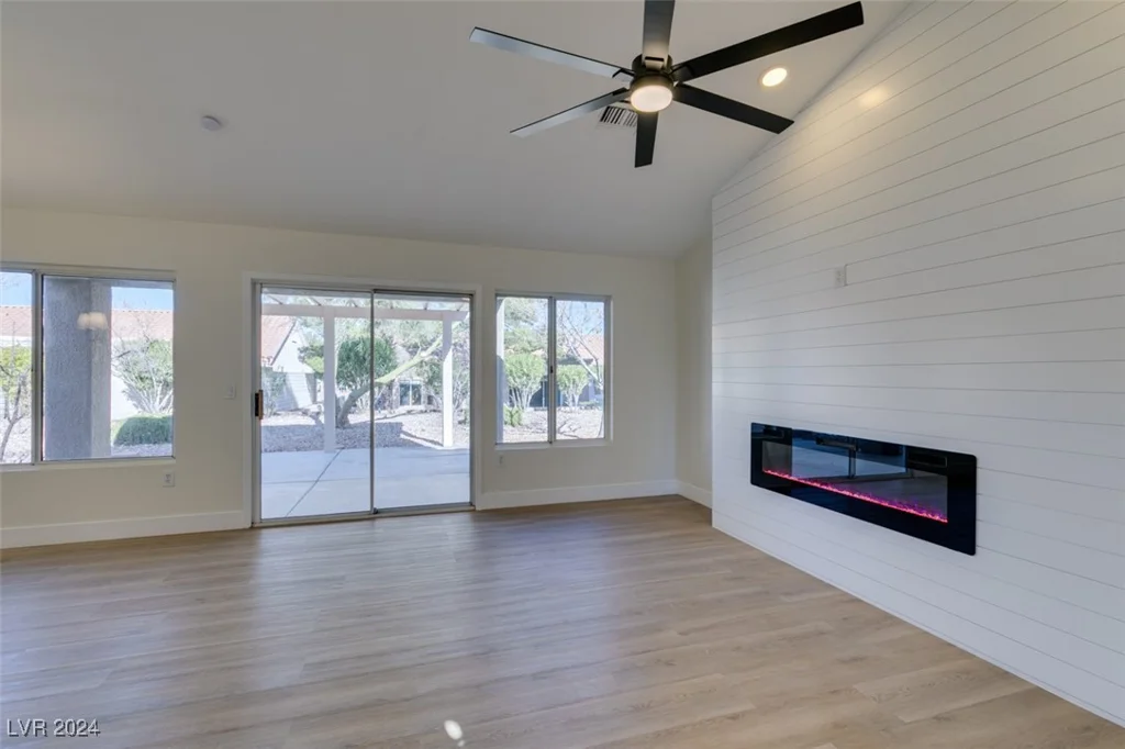 8916 Desert Mound, Las Vegas, NV 89134