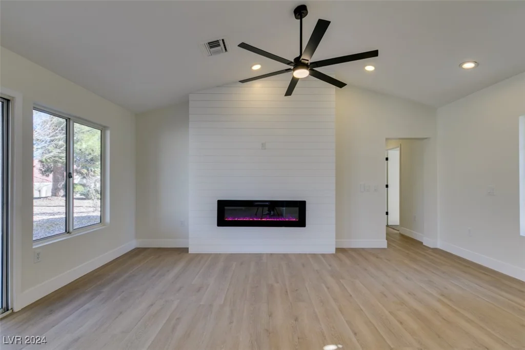 8916 Desert Mound, Las Vegas, NV 89134