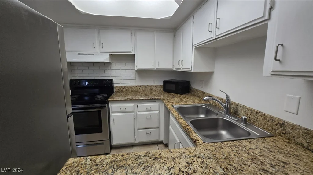 6311 Washington, Las Vegas, NV 89107