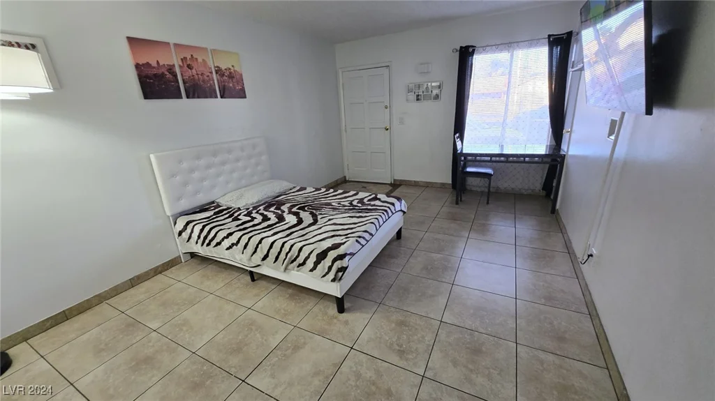 6311 Washington, Las Vegas, NV 89107