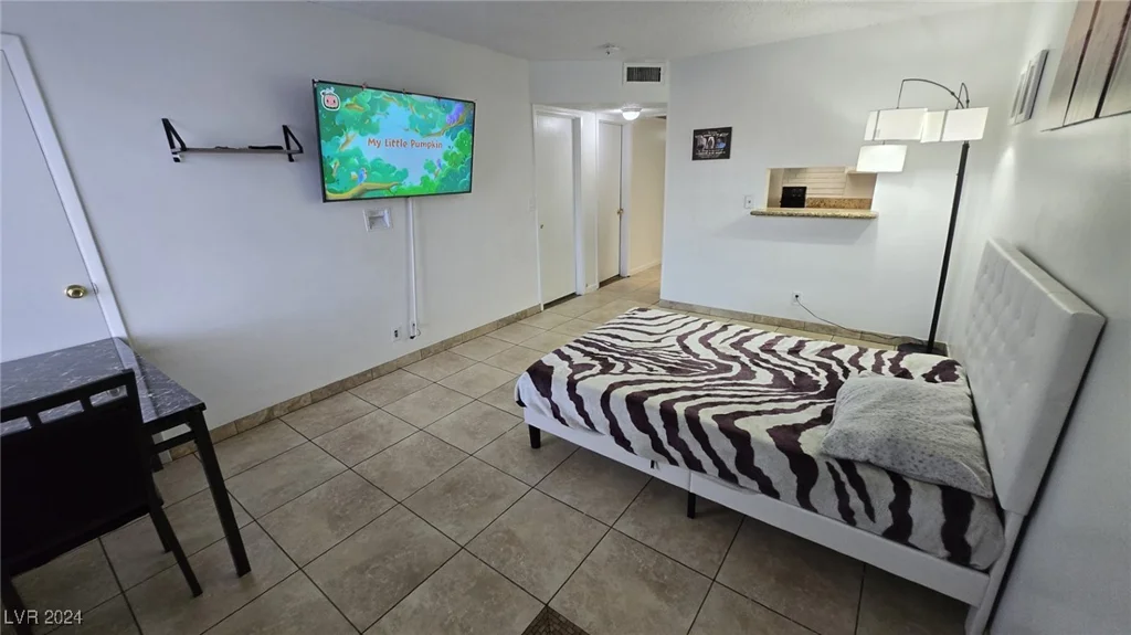6311 Washington, Las Vegas, NV 89107
