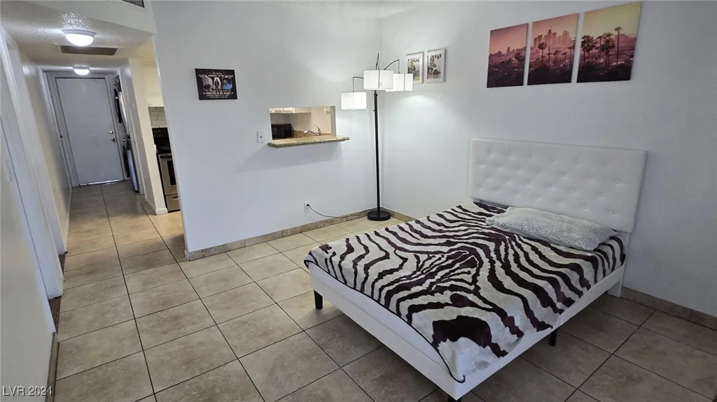 6311 Washington, Las Vegas, NV 89107