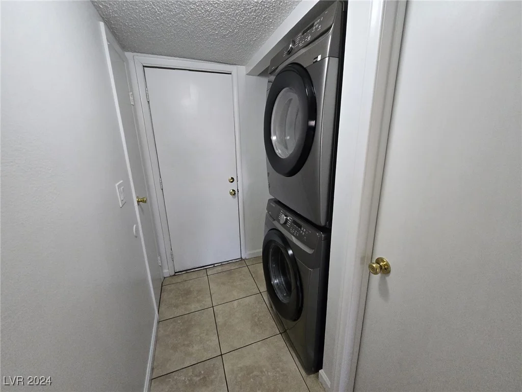 6311 Washington, Las Vegas, NV 89107