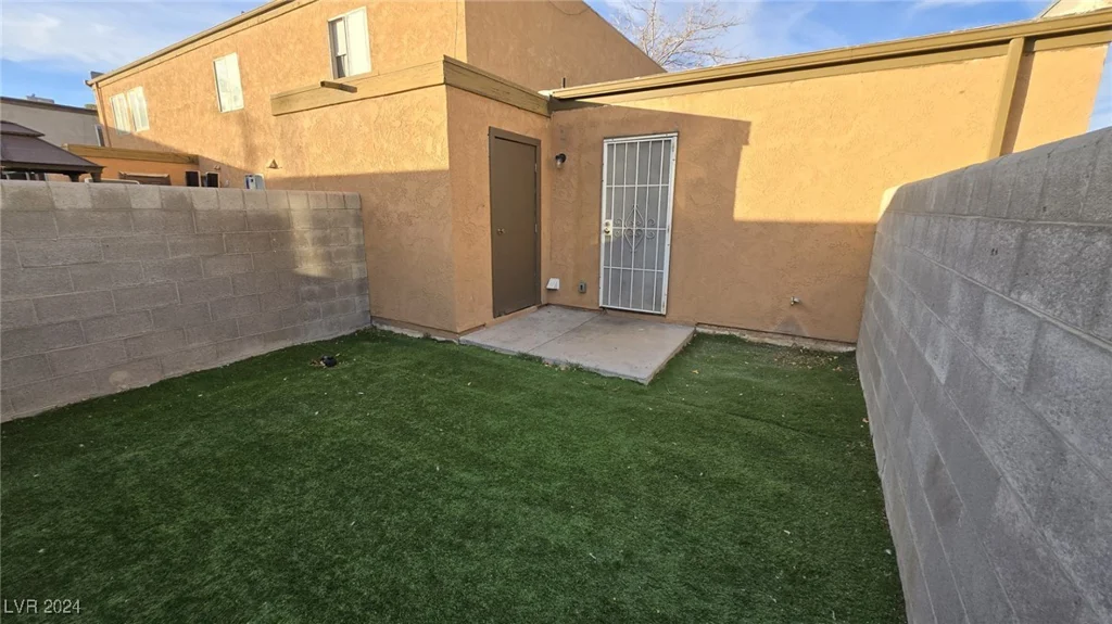 6311 Washington, Las Vegas, NV 89107