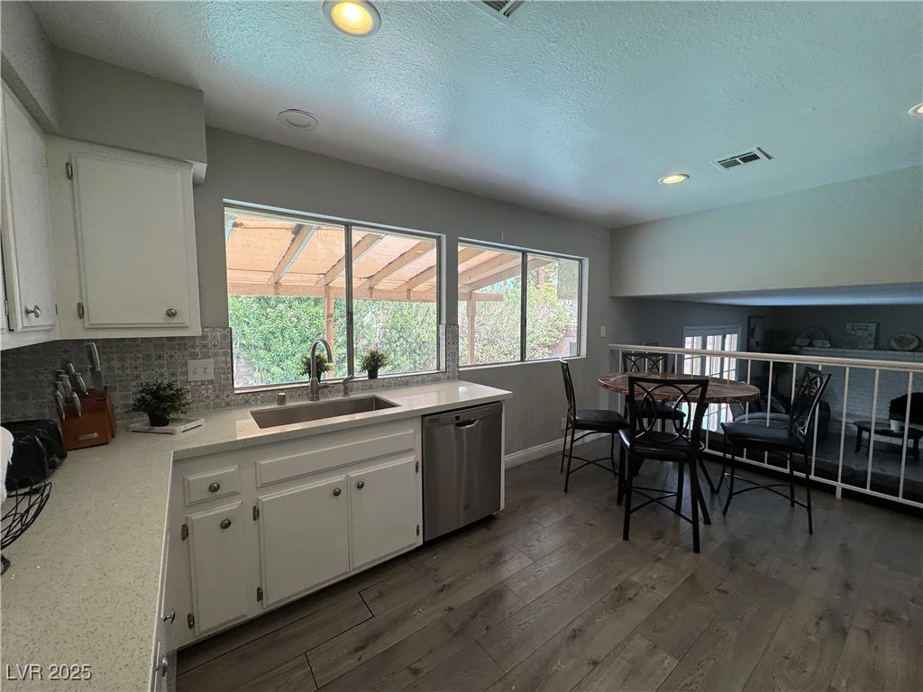 5882 Viking, Las Vegas, NV 89103