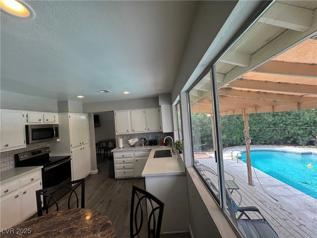 5882 Viking, Las Vegas, NV 89103