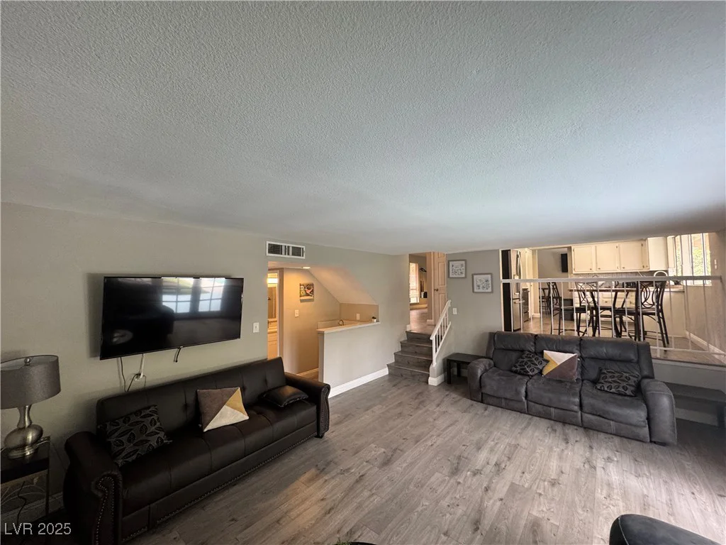 5882 Viking, Las Vegas, NV 89103