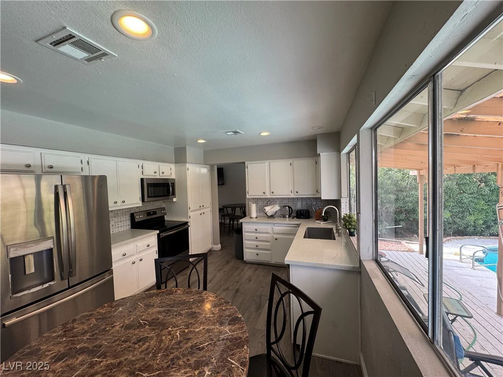 5882 Viking, Las Vegas, NV 89103