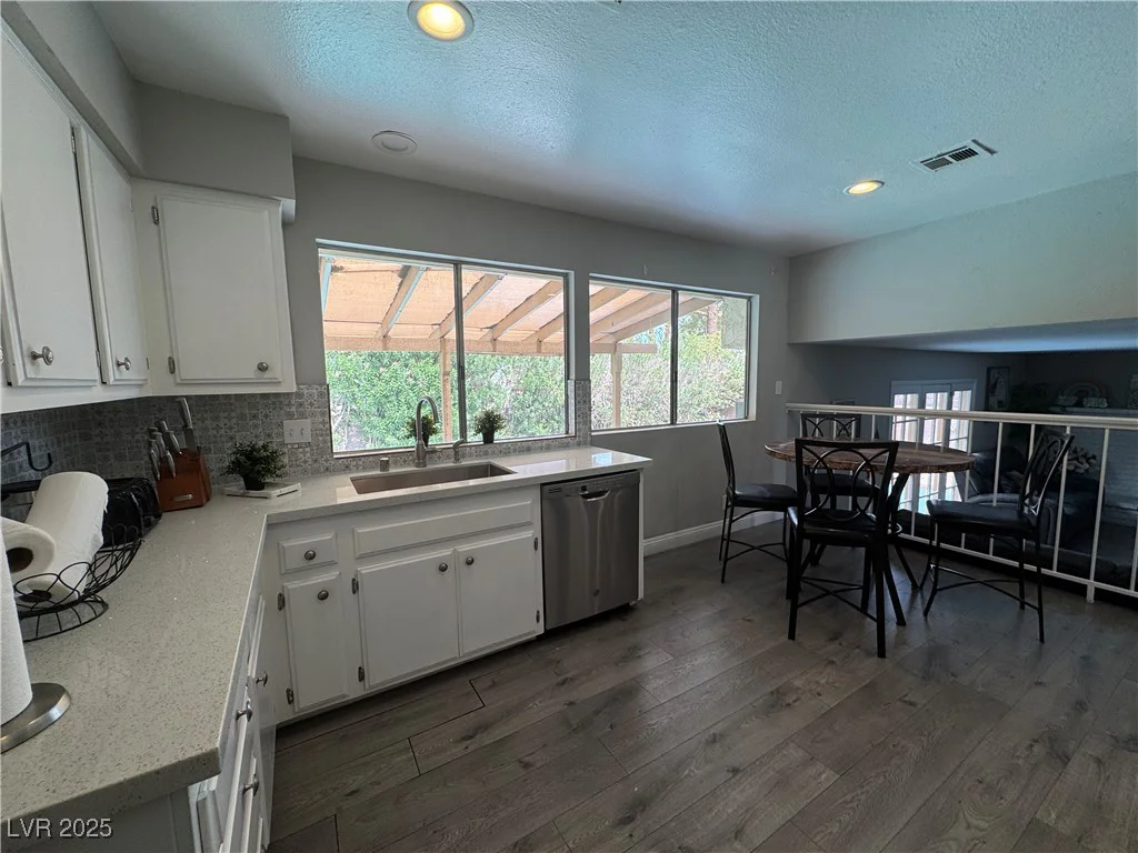 5882 Viking, Las Vegas, NV 89103