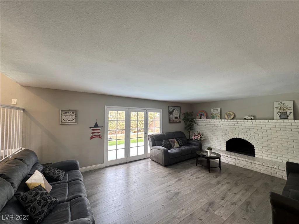 5882 Viking, Las Vegas, NV 89103