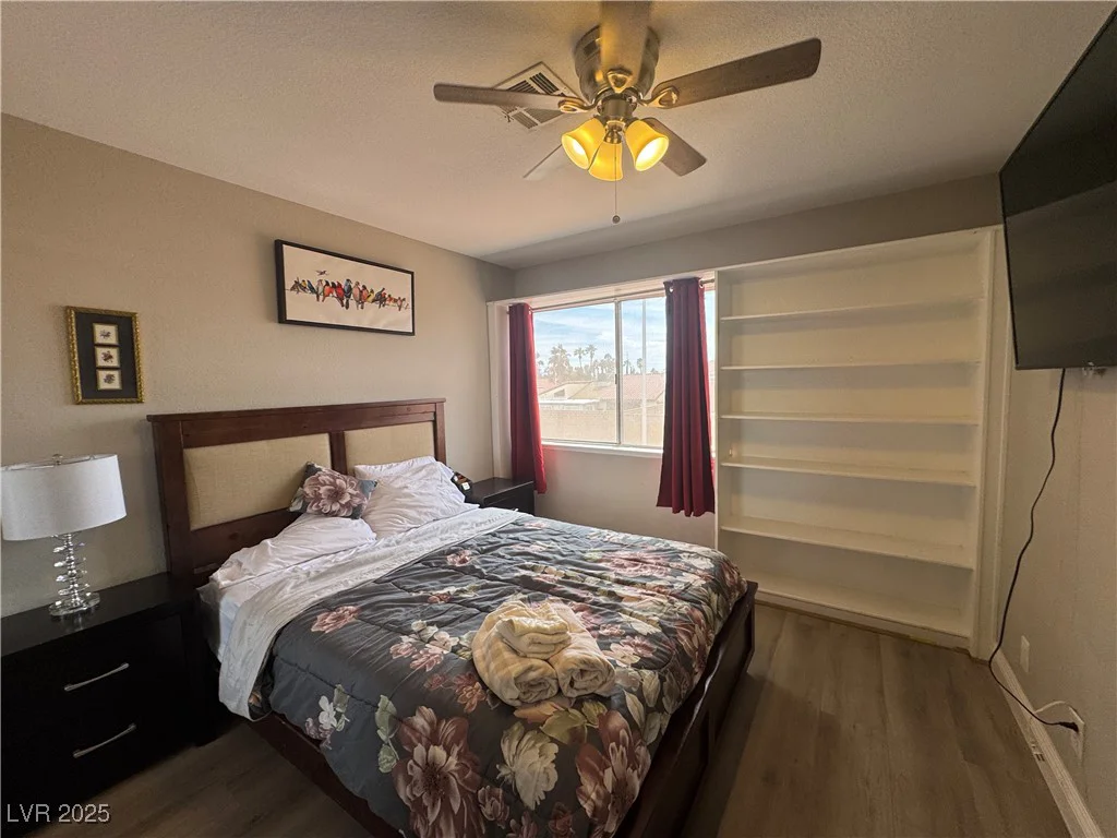 5882 Viking, Las Vegas, NV 89103