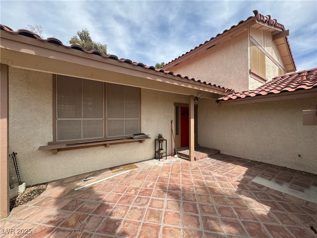 5882 Viking, Las Vegas, NV 89103