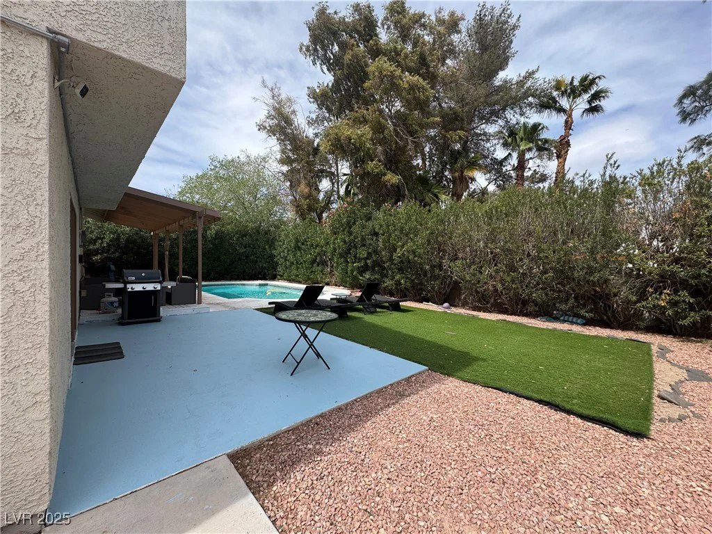 5882 Viking, Las Vegas, NV 89103
