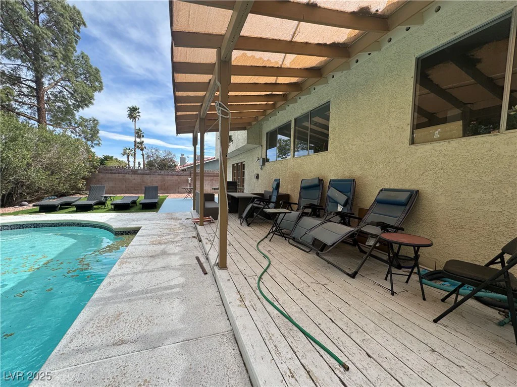 5882 Viking, Las Vegas, NV 89103