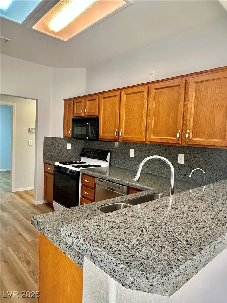 11037 Hawk Valley, Las Vegas, NV 89134