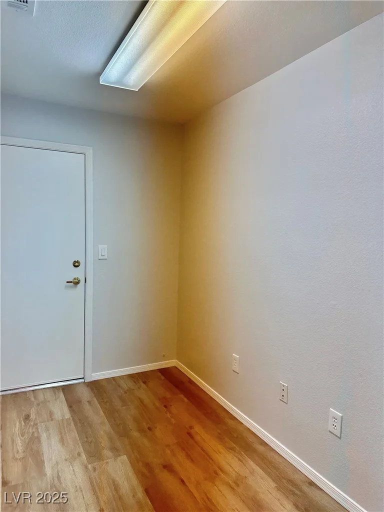 11037 Hawk Valley, Las Vegas, NV 89134