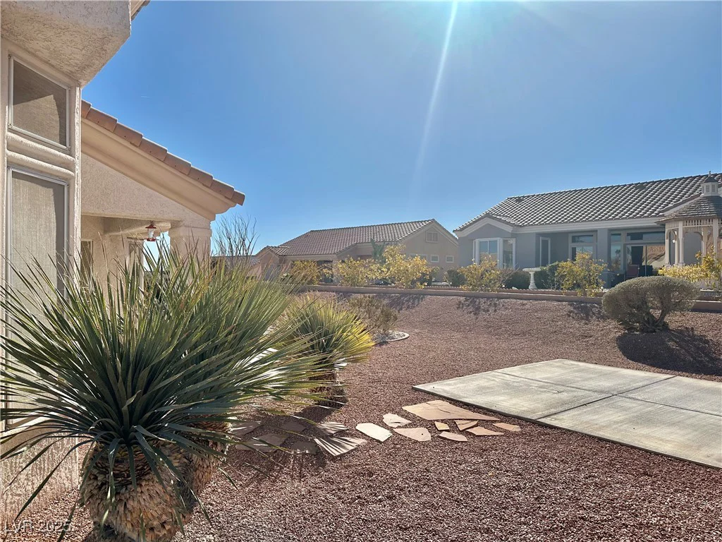 11037 Hawk Valley, Las Vegas, NV 89134