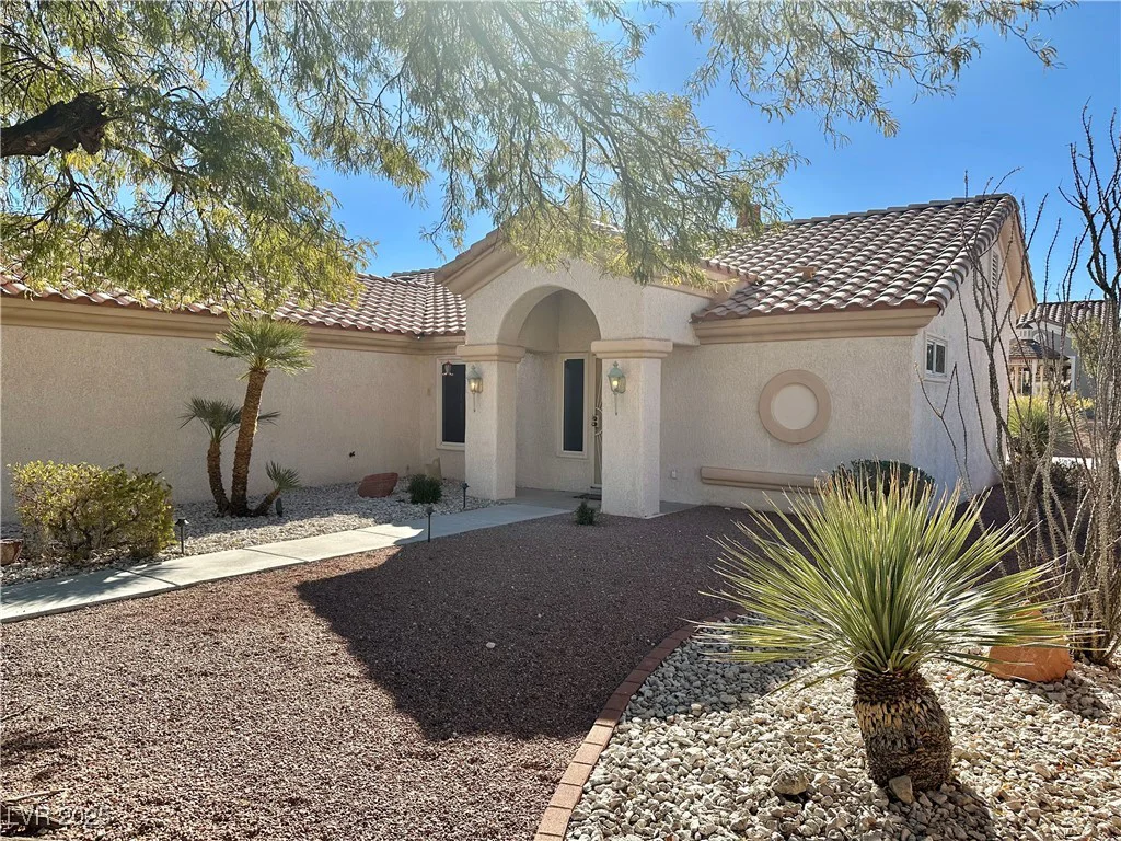 11037 Hawk Valley, Las Vegas, NV 89134