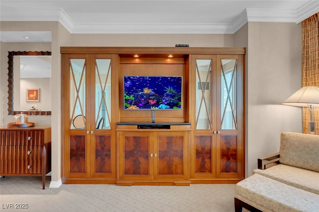 145 Harmon, Las Vegas, NV 89109