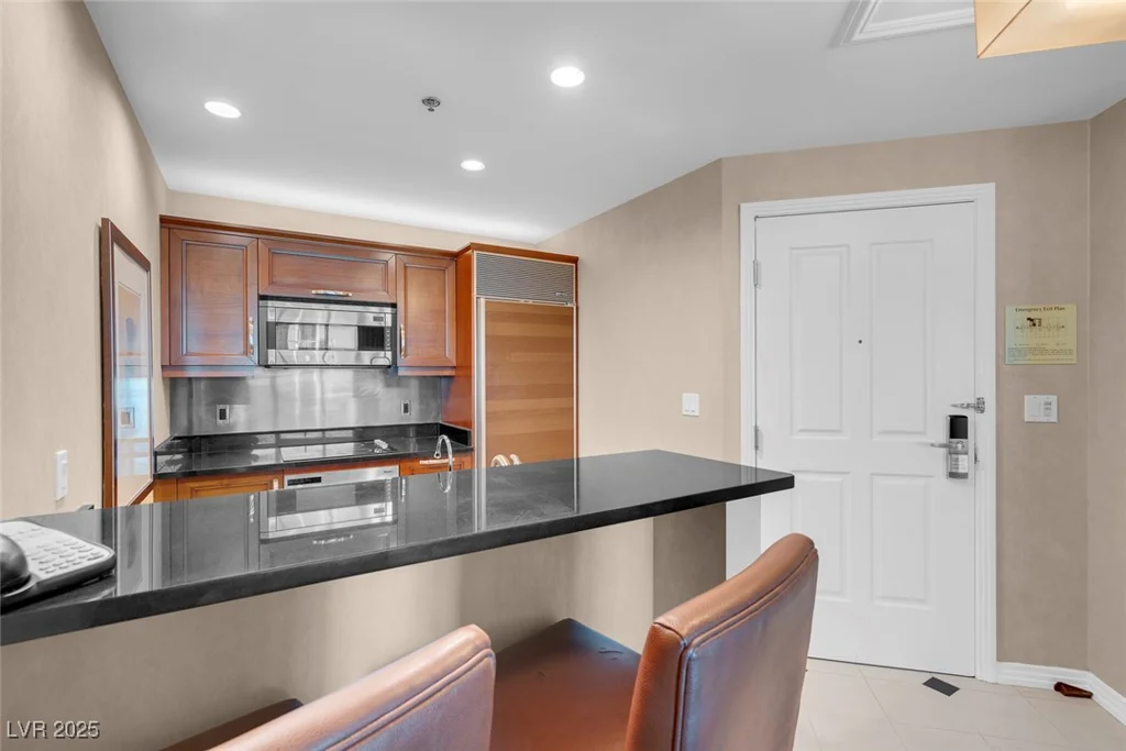 145 Harmon, Las Vegas, NV 89109
