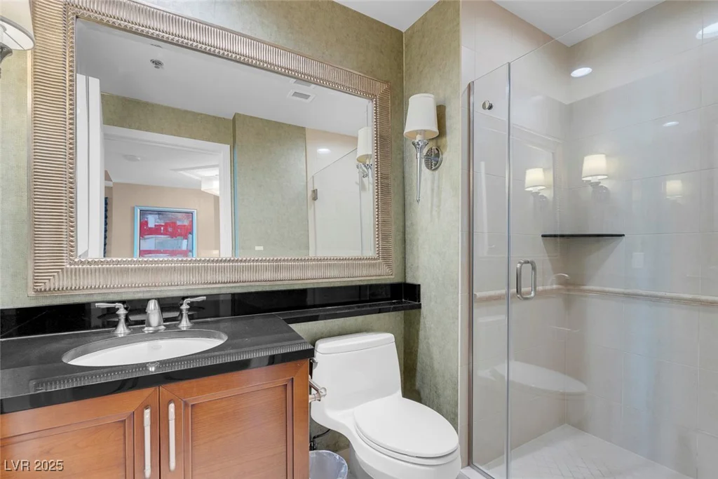 145 Harmon, Las Vegas, NV 89109