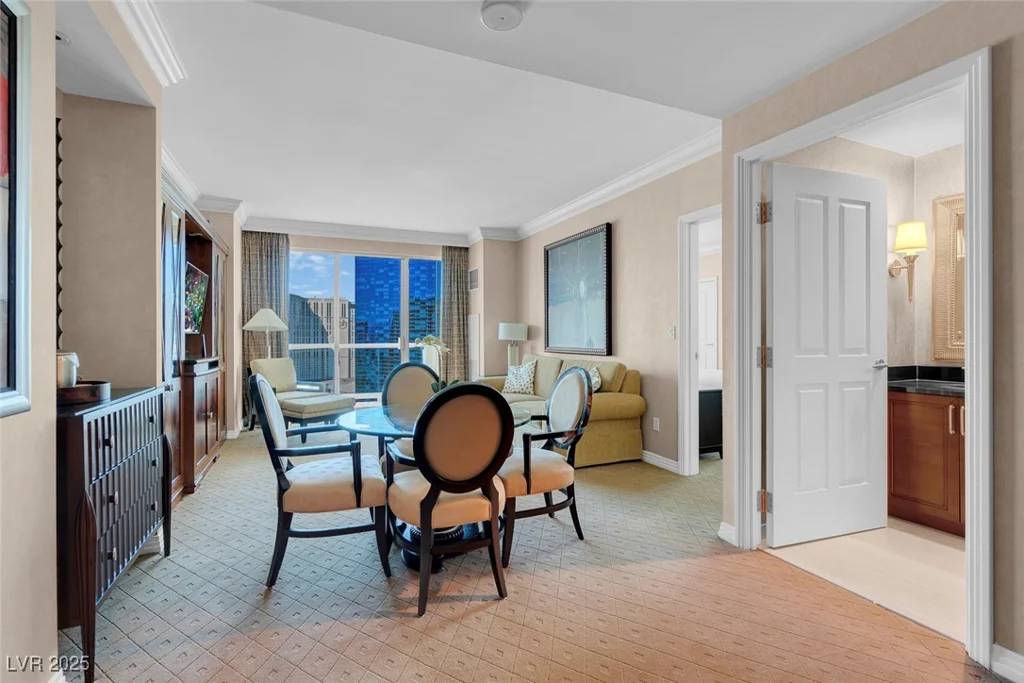 145 Harmon, Las Vegas, NV 89109