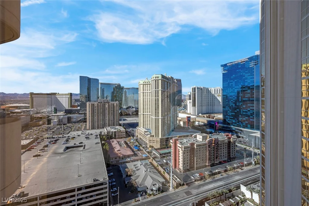 145 Harmon, Las Vegas, NV 89109