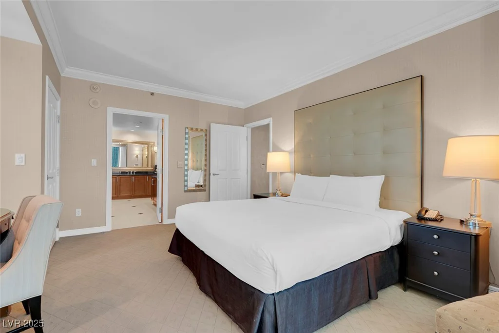 145 Harmon, Las Vegas, NV 89109