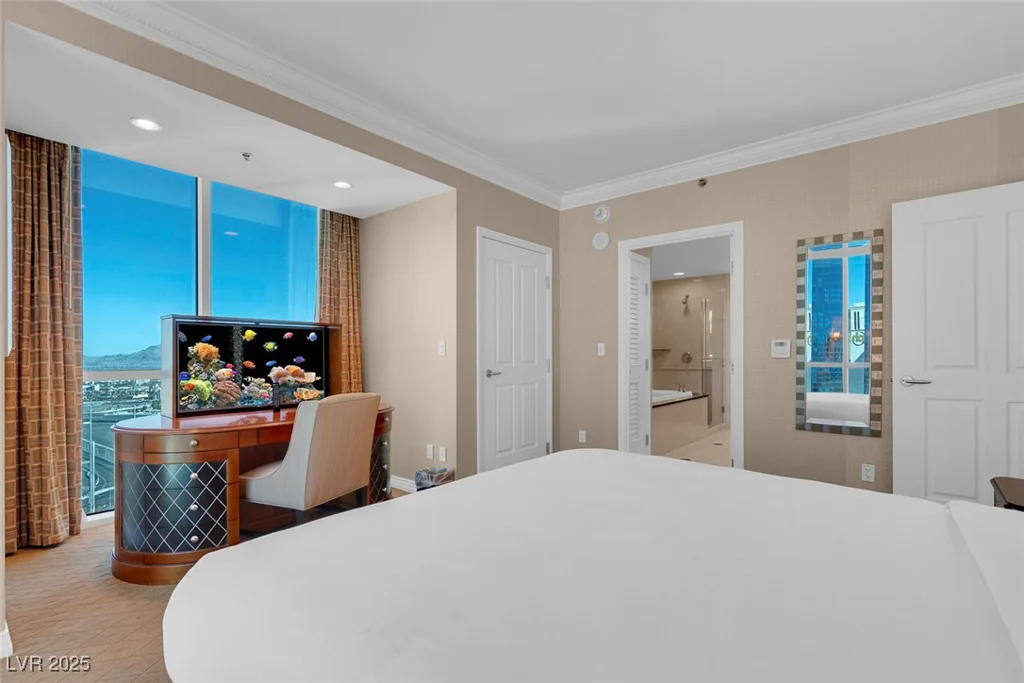 145 Harmon, Las Vegas, NV 89109