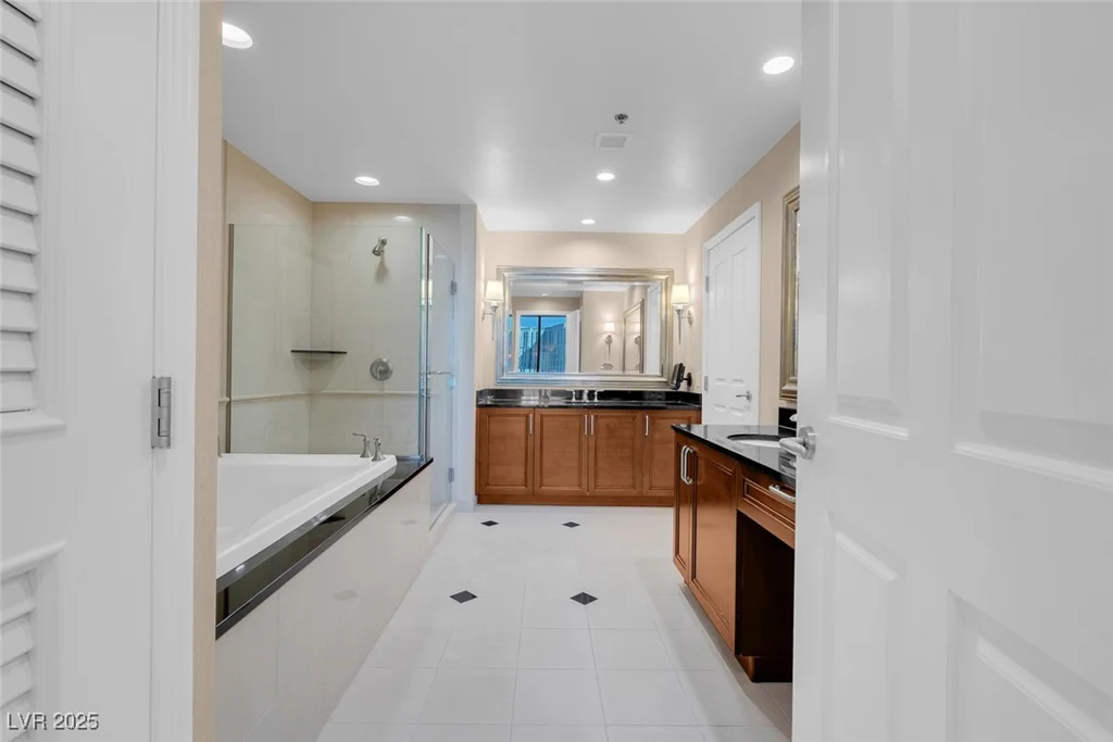 145 Harmon, Las Vegas, NV 89109