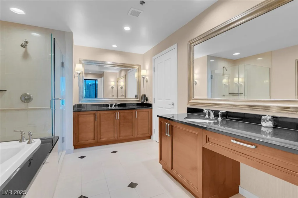 145 Harmon, Las Vegas, NV 89109