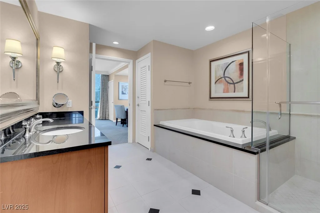 145 Harmon, Las Vegas, NV 89109