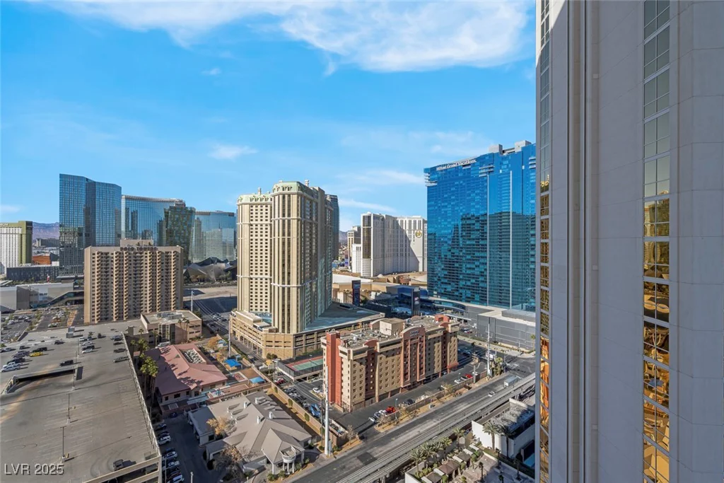 145 Harmon, Las Vegas, NV 89109