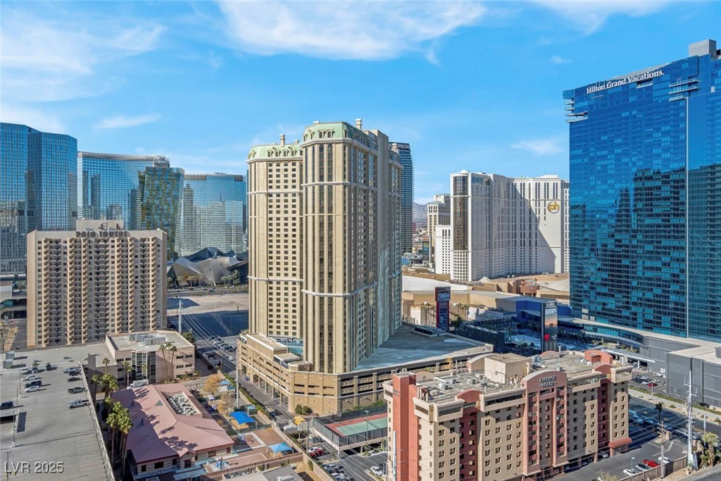 145 Harmon, Las Vegas, NV 89109