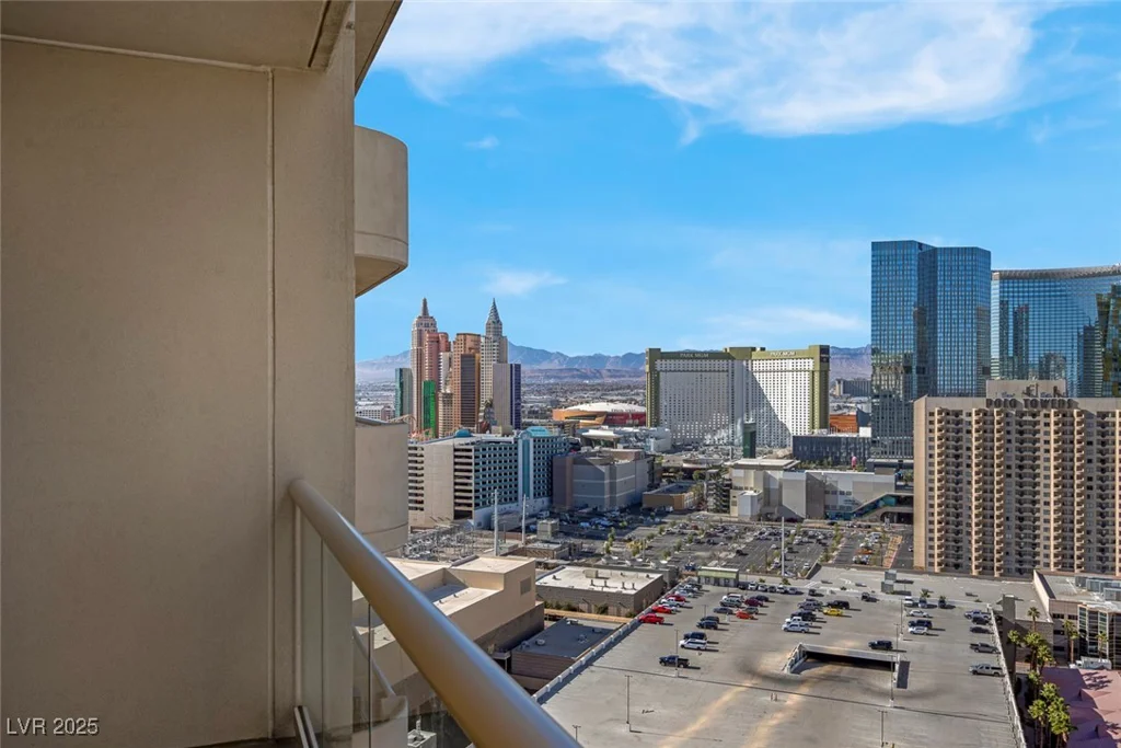 145 Harmon, Las Vegas, NV 89109